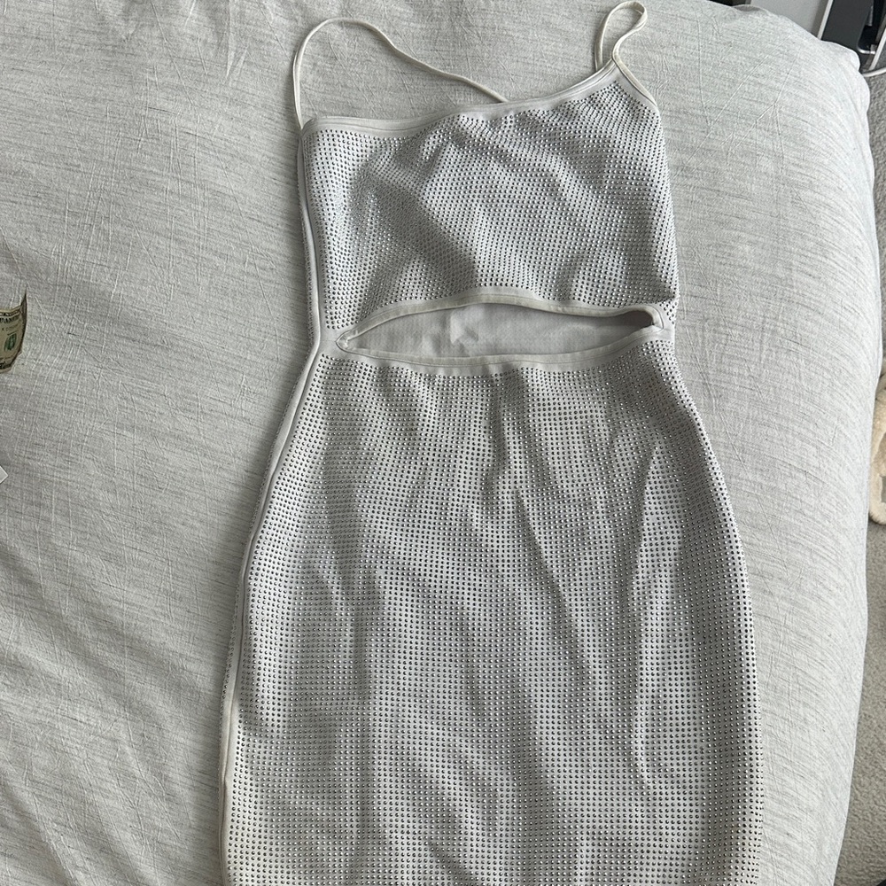 I AM GIA Elegant White Sleeveless Dress